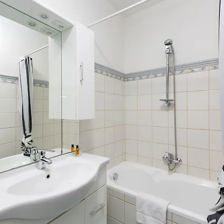 Apartment Crescenzio *